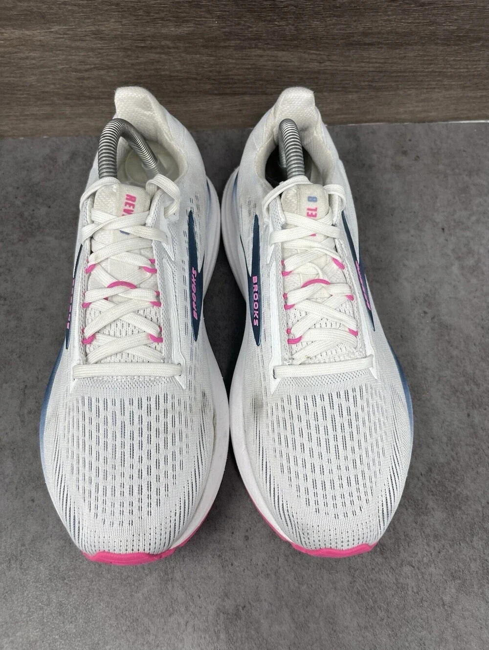 Brooks Revel 8 White Moonlight Pink Size 9 Womens Running Shoes Sneakers